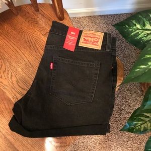 [Levi’s] Mid-Length Short